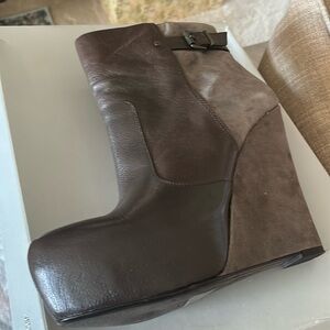 Awesome shoe boots😘😘